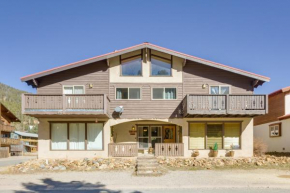 Stunning Red River Retreat Next to Ski Lift!